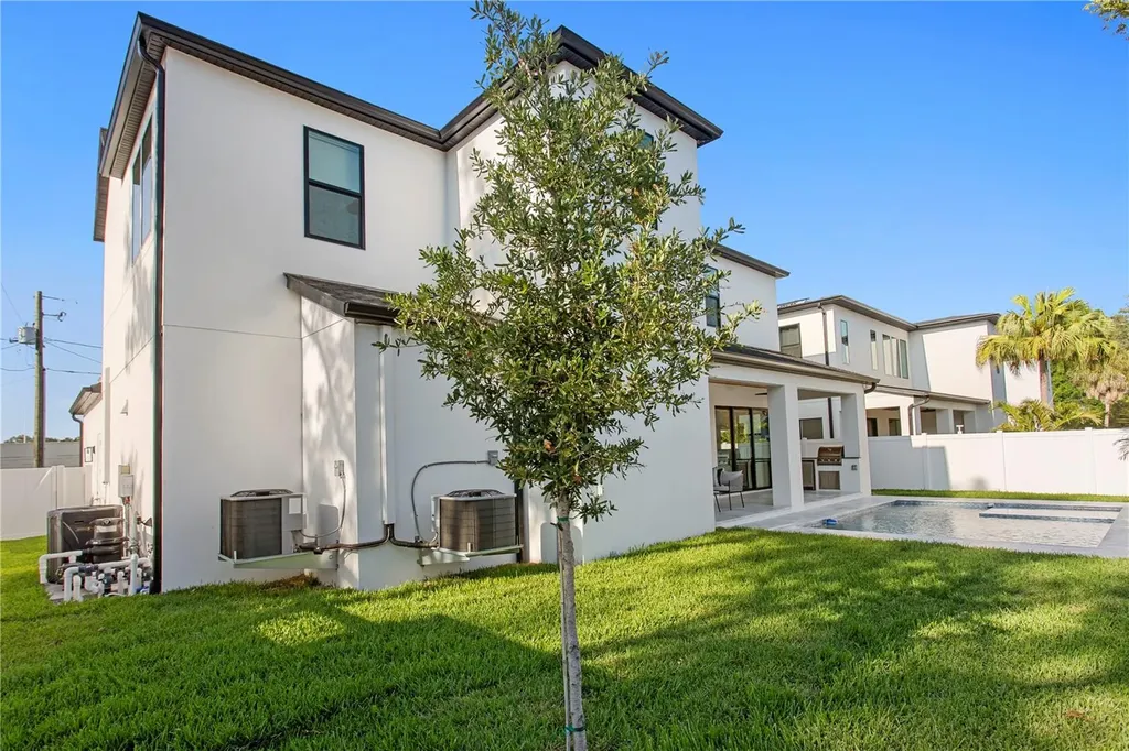 3206 W La Salle Street Tampa FL 33607