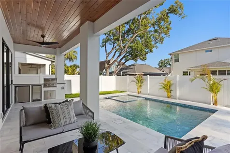 3206 W La Salle Street Tampa FL 33607