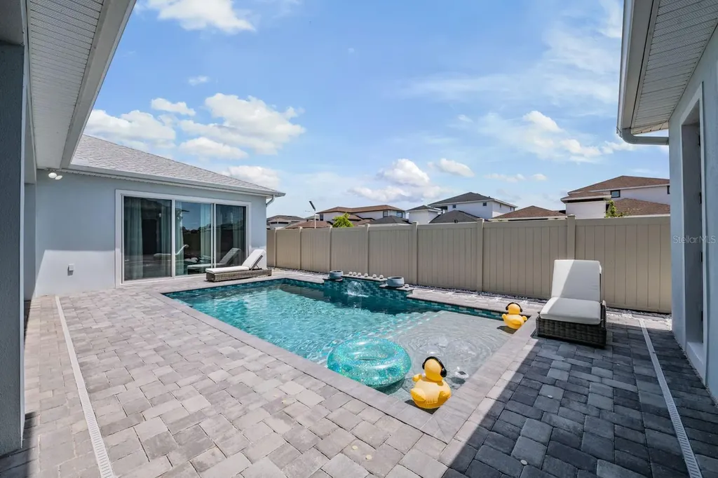 10470 Purple Thistle Way San Antonio FL 33576
