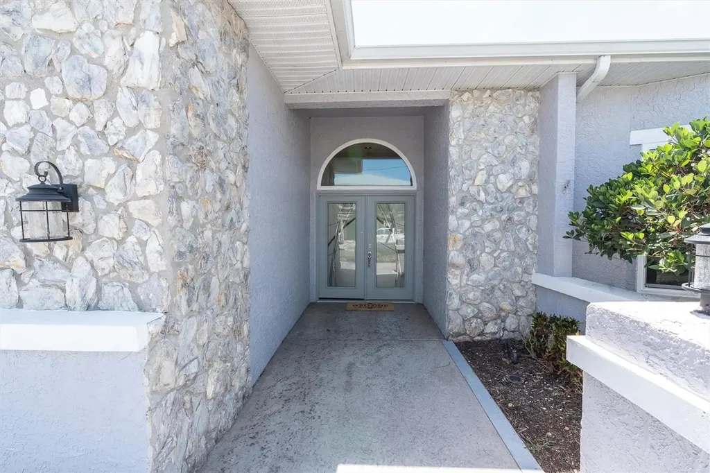 11870 6th Street E Treasure Island FL 33706