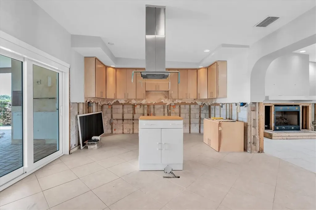 11870 6th Street E Treasure Island FL 33706