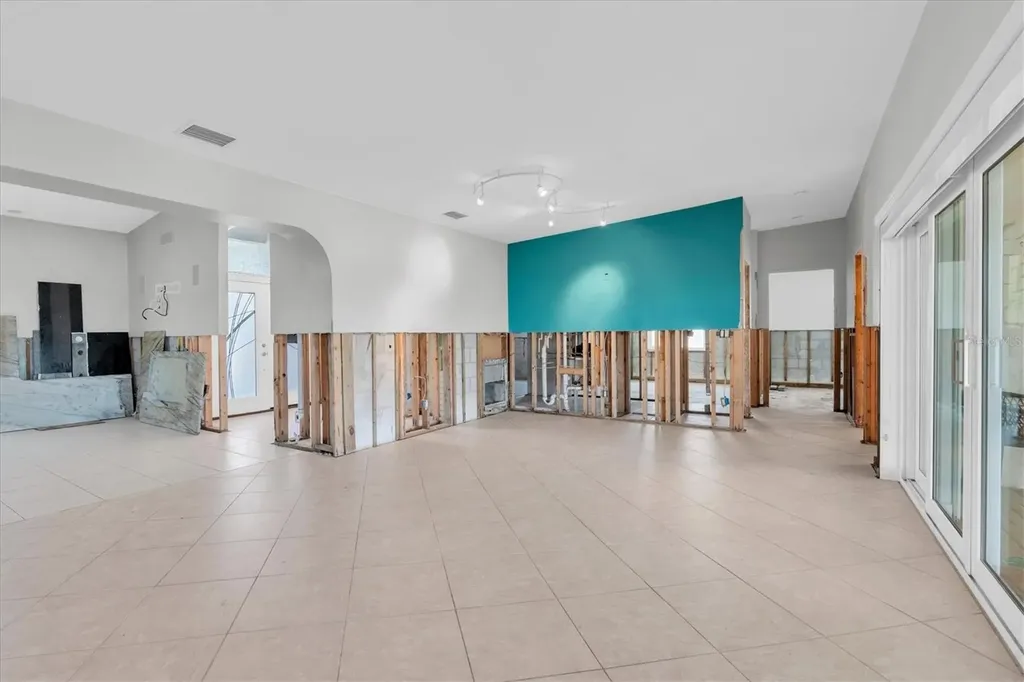 11870 6th Street E Treasure Island FL 33706