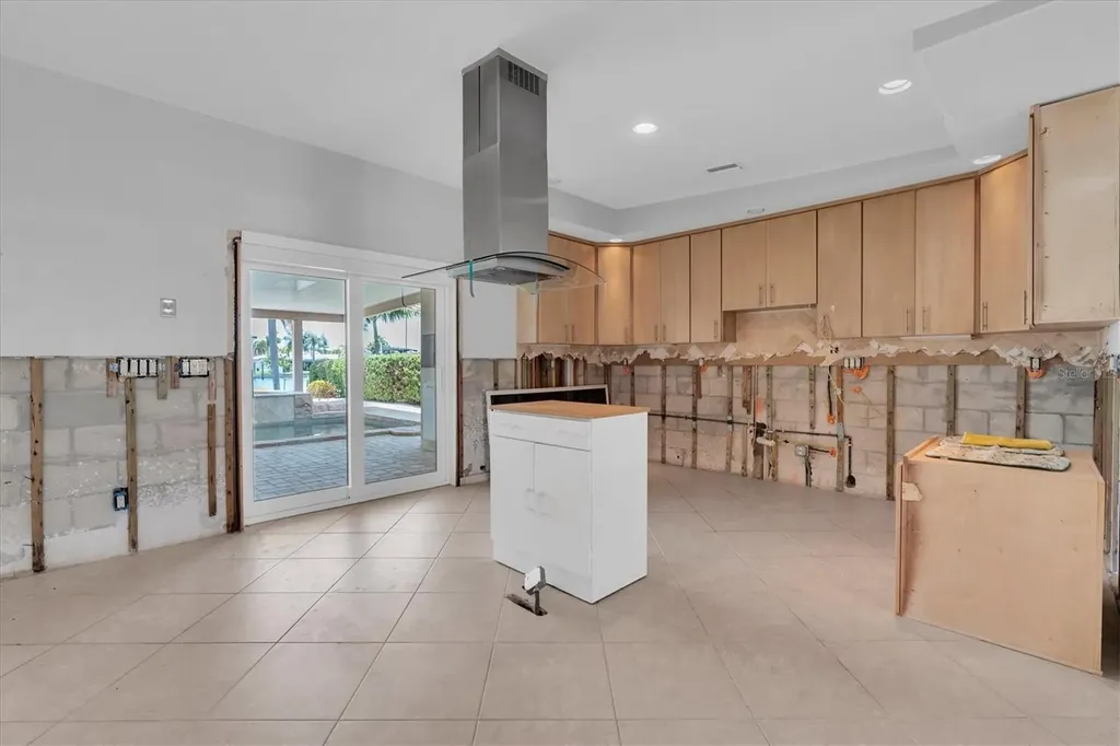 11870 6th Street E Treasure Island FL 33706