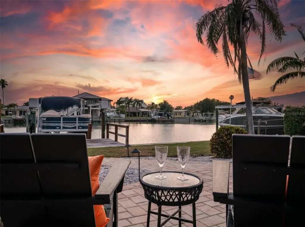11870 6th Street E Treasure Island FL 33706