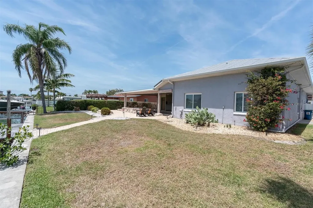 11870 6th Street E Treasure Island FL 33706