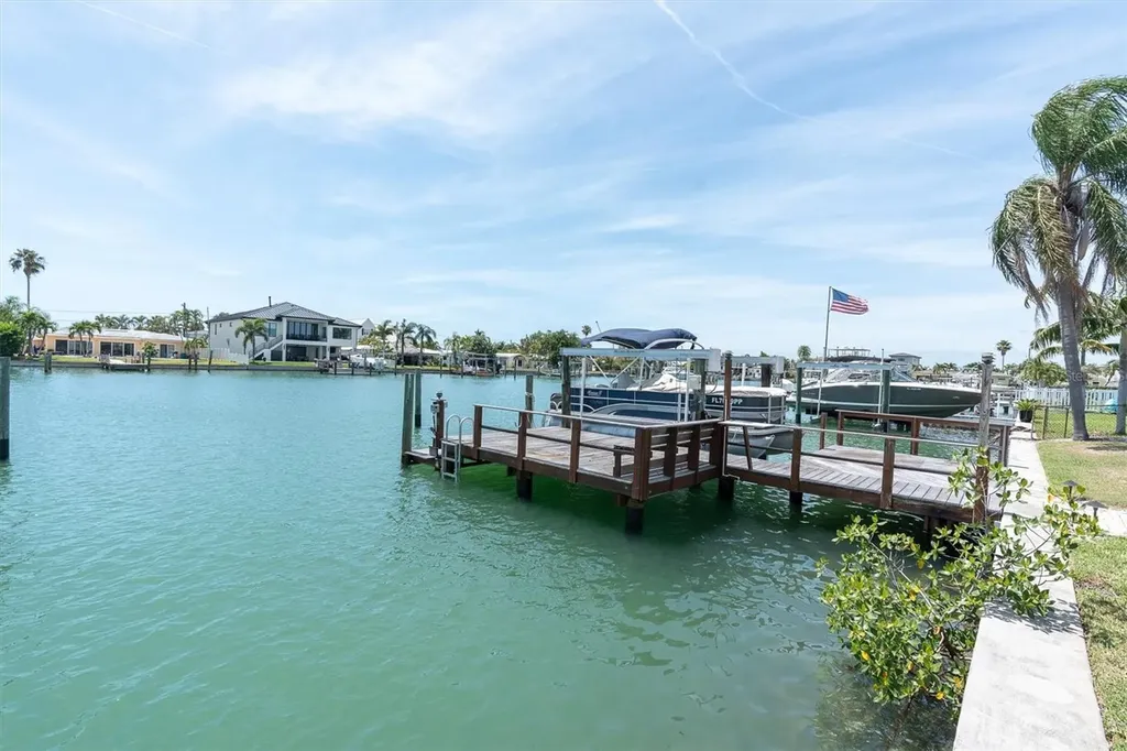11870 6th Street E Treasure Island FL 33706