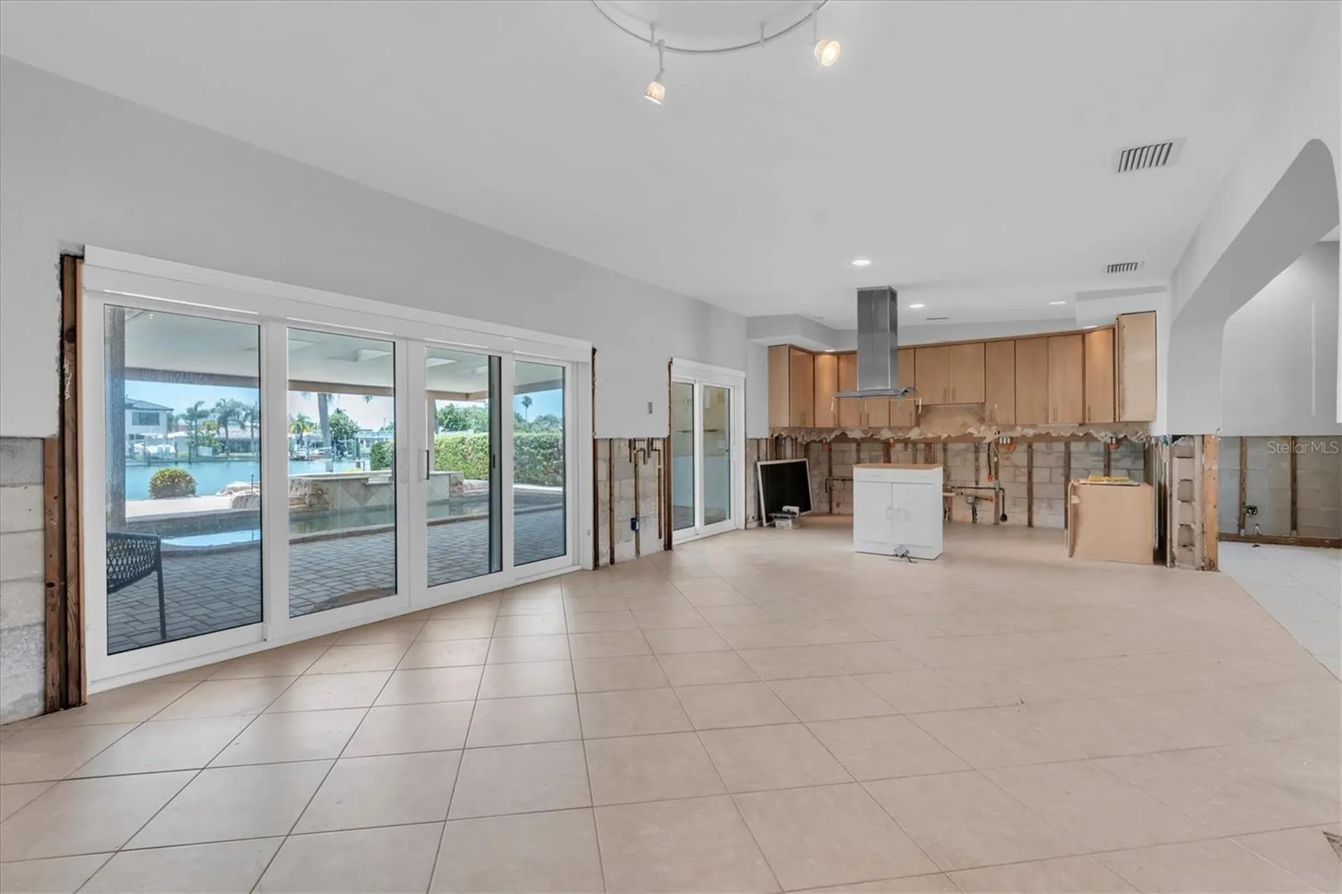 11870 6th Street E Treasure Island FL 33706