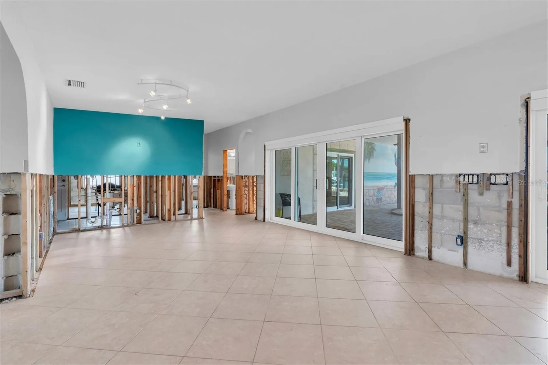 11870 6th Street E Treasure Island FL 33706