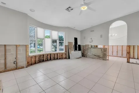 11870 6th Street E Treasure Island FL 33706