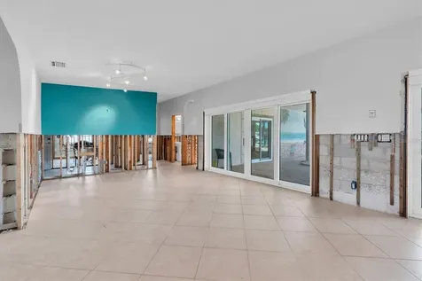 11870 6th Street E Treasure Island FL 33706