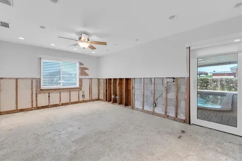 11870 6th Street E Treasure Island FL 33706
