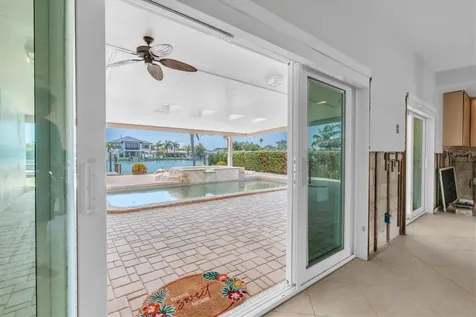11870 6th Street E Treasure Island FL 33706