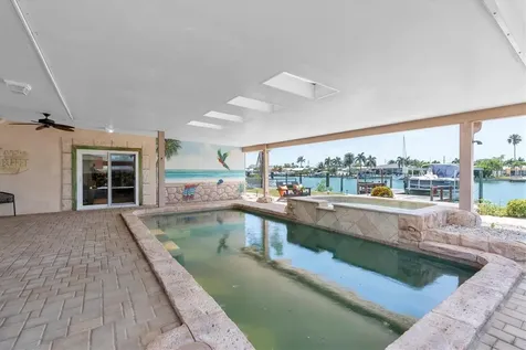 11870 6th Street E Treasure Island FL 33706