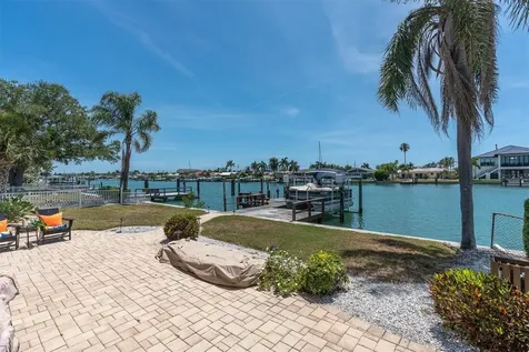 11870 6th Street E Treasure Island FL 33706