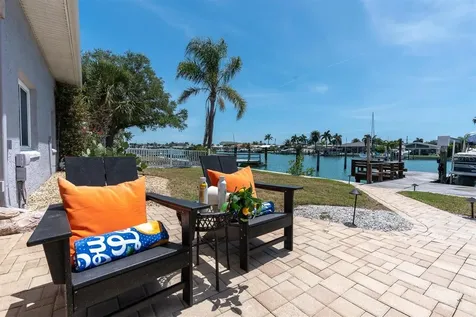 11870 6th Street E Treasure Island FL 33706
