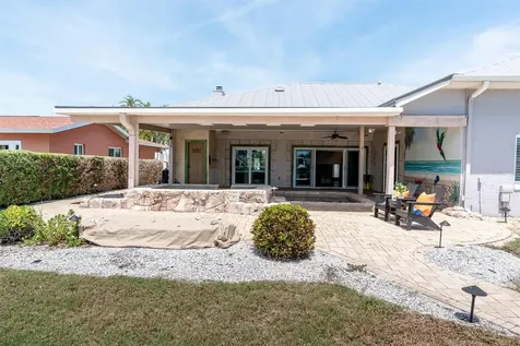 11870 6th Street E Treasure Island FL 33706