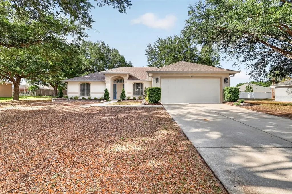2294 Knollwood Drive Leesburg FL 34748