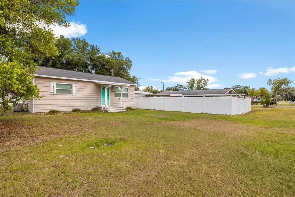 4920 17th Street Zephyrhills FL 33542