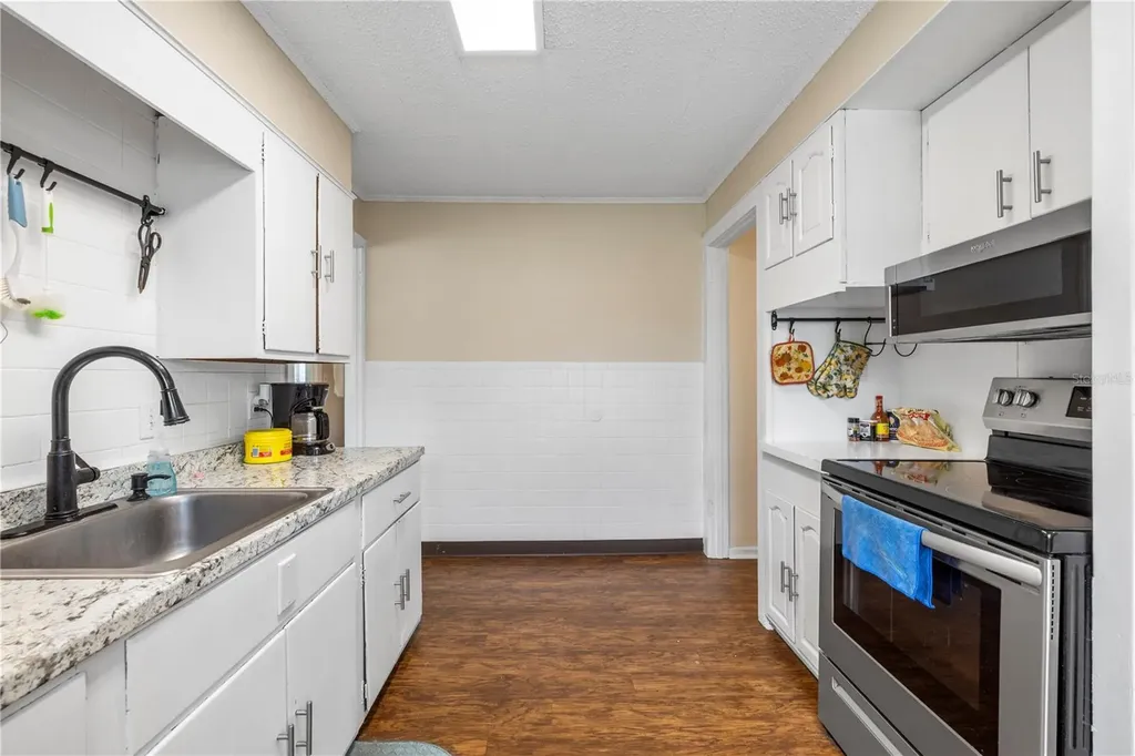 4920 17th Street Zephyrhills FL 33542