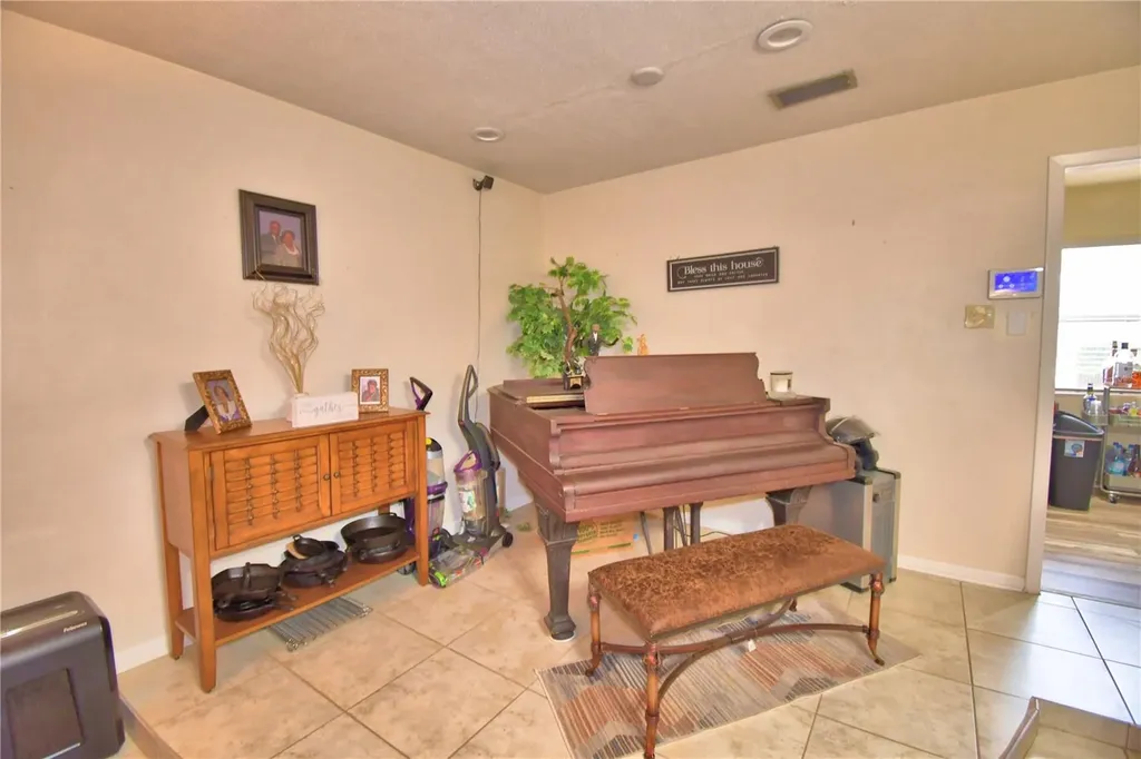 2779 Robinwood Drive Clearwater FL 33759