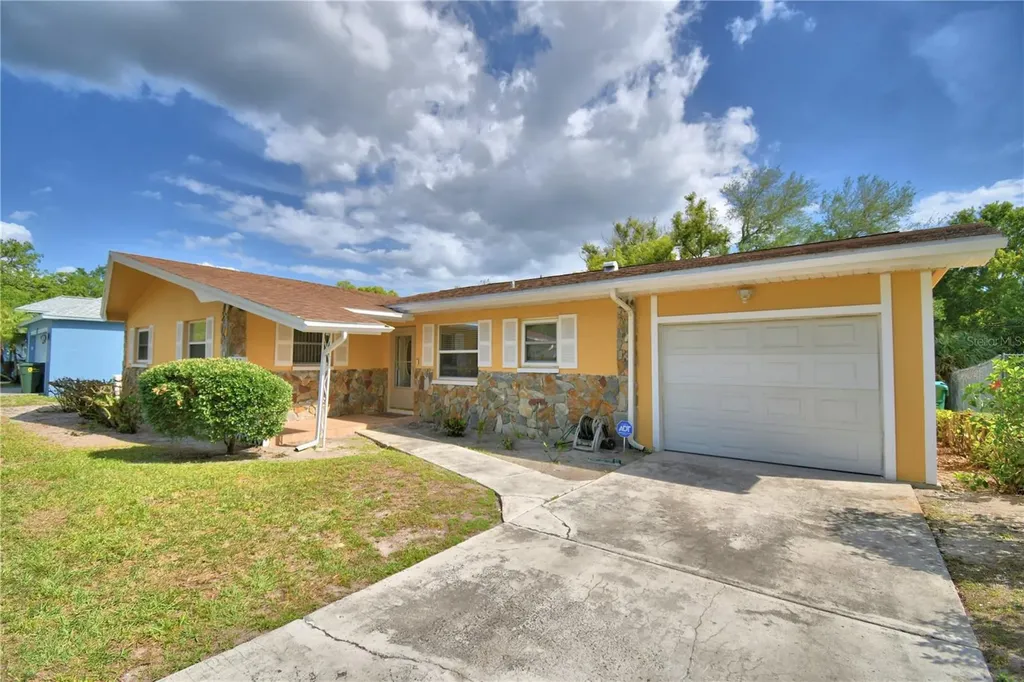 2779 Robinwood Drive Clearwater FL 33759