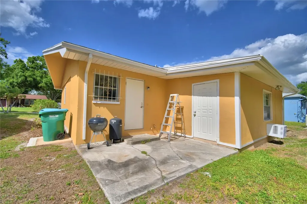 2779 Robinwood Drive Clearwater FL 33759