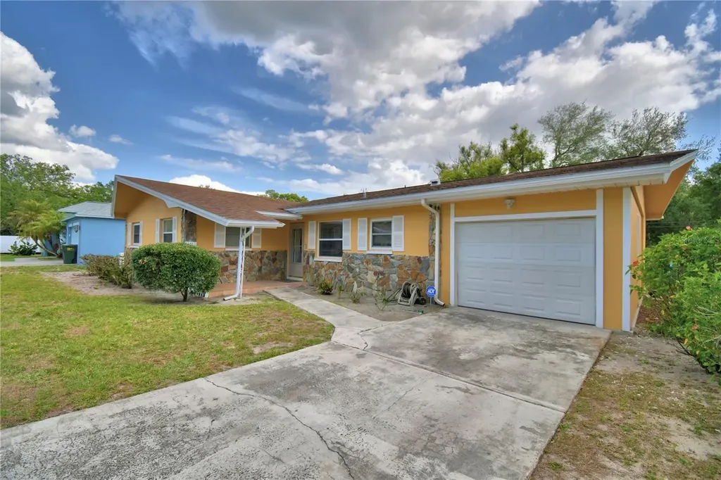 2779 Robinwood Drive Clearwater FL 33759