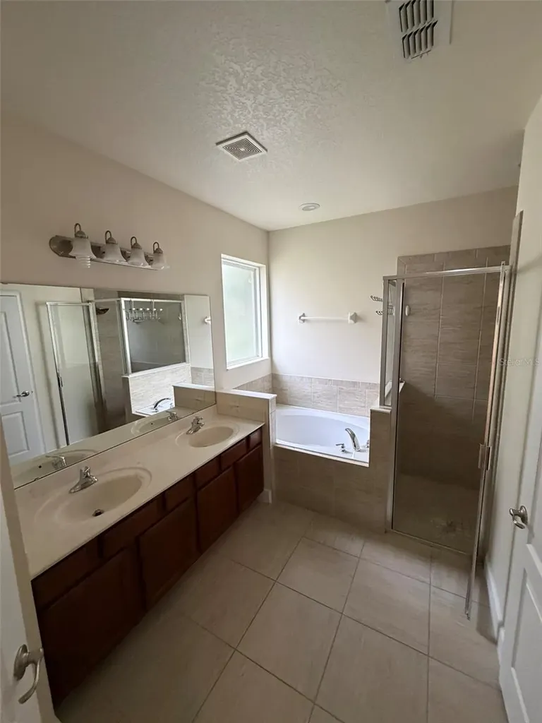 4052 Oaktree Drive Davenport FL 33837
