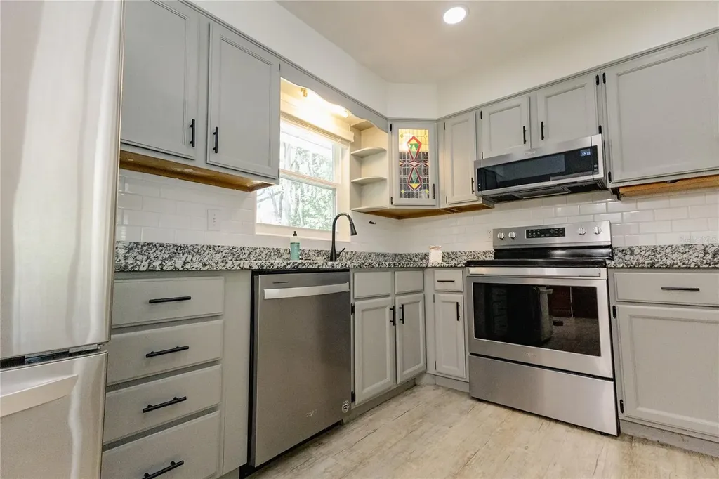 24270 SW Shorewood Drive N Dunnellon FL 34431