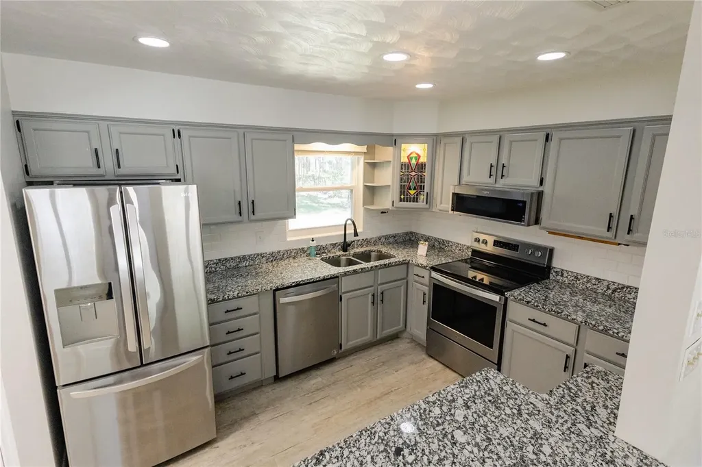 24270 SW Shorewood Drive N Dunnellon FL 34431