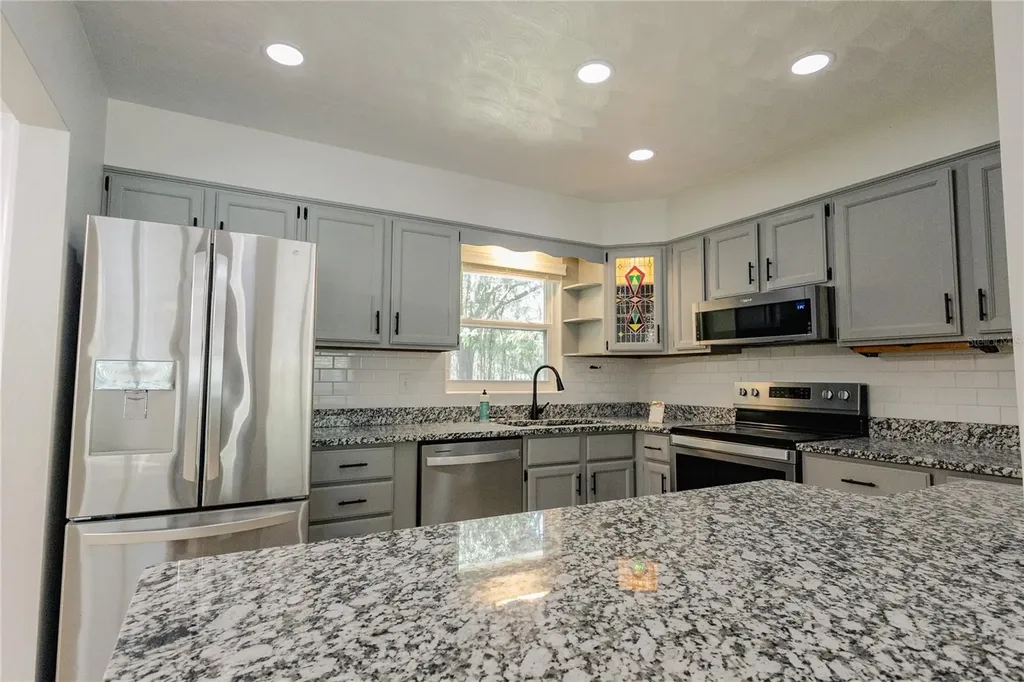 24270 SW Shorewood Drive N Dunnellon FL 34431