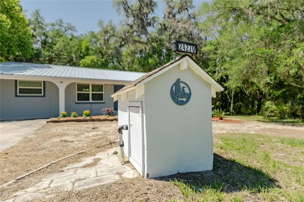24270 SW Shorewood Drive N Dunnellon FL 34431