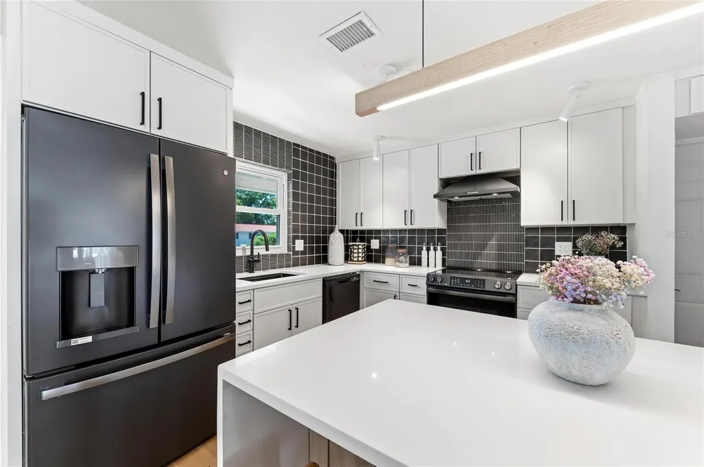 2513 Croton Avenue Sarasota FL 34239