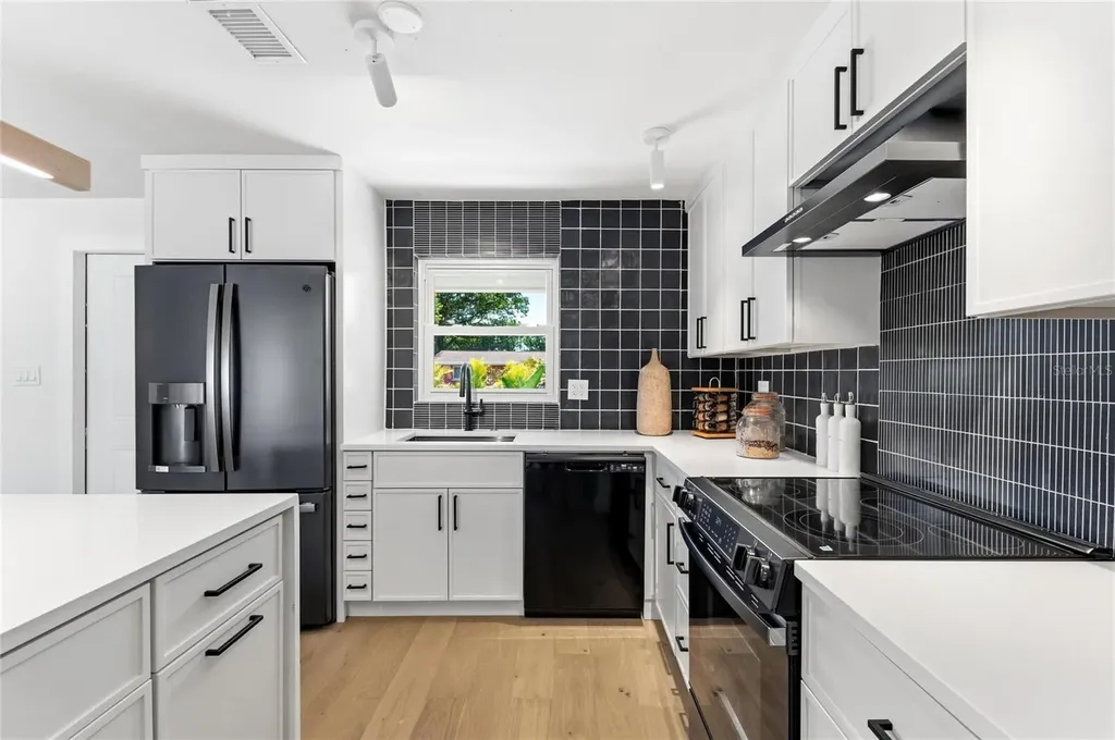 2513 Croton Avenue Sarasota FL 34239