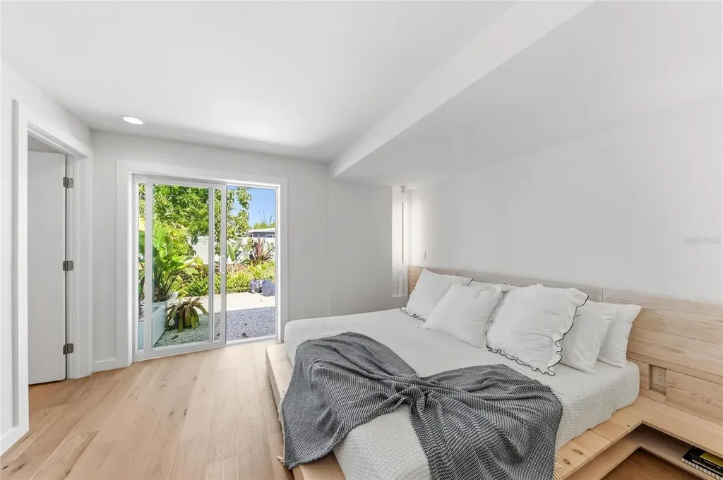 2513 Croton Avenue Sarasota FL 34239