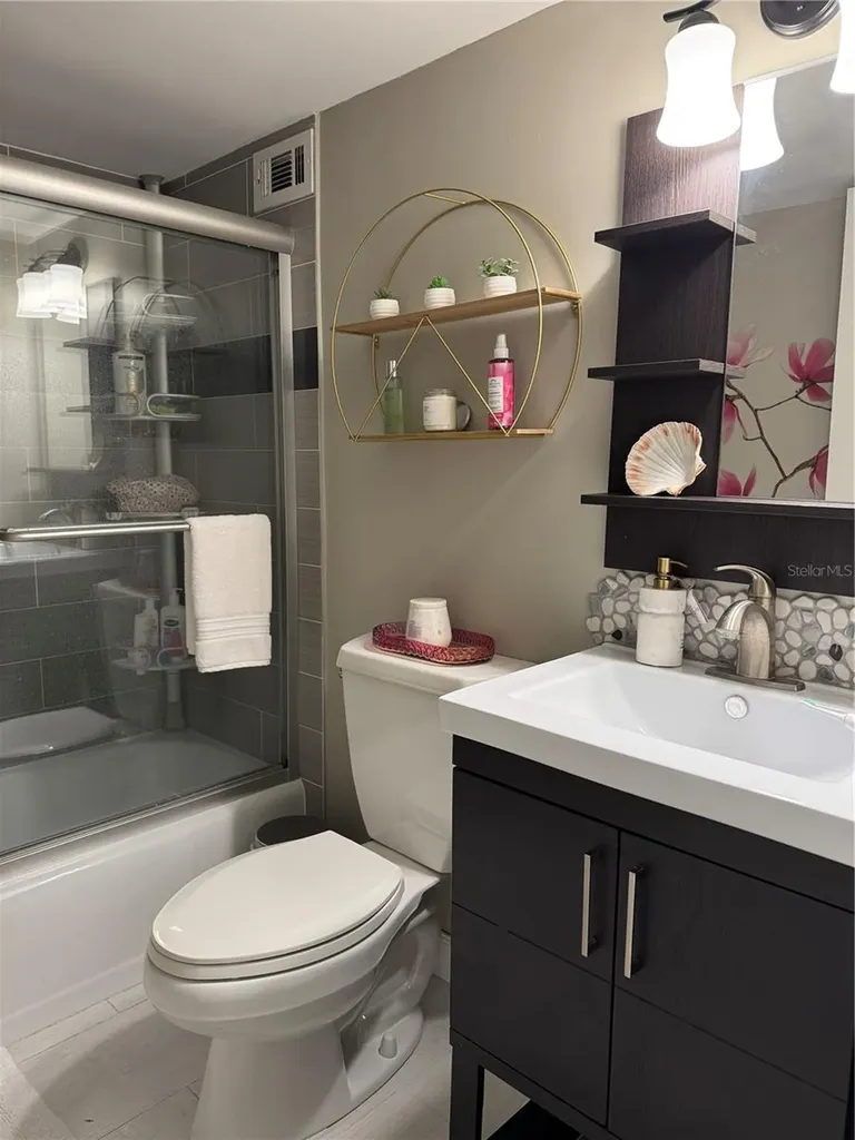 33 S Gulfstream Avenue Sarasota FL 34236
