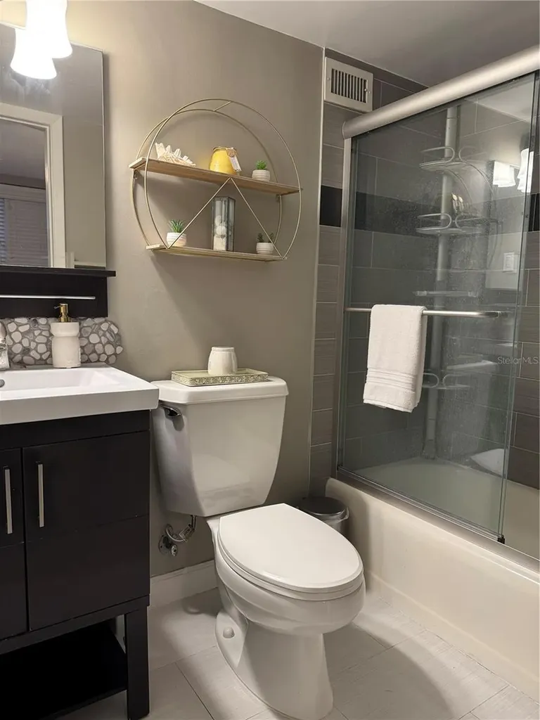 33 S Gulfstream Avenue Sarasota FL 34236
