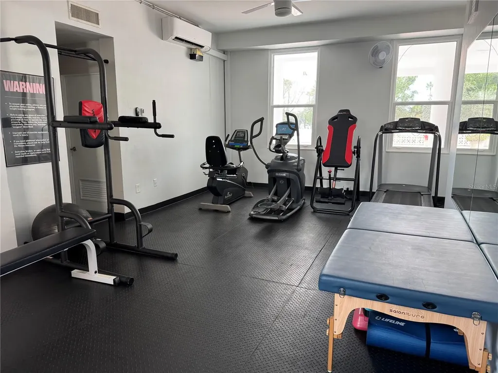 33 S Gulfstream Avenue Sarasota FL 34236