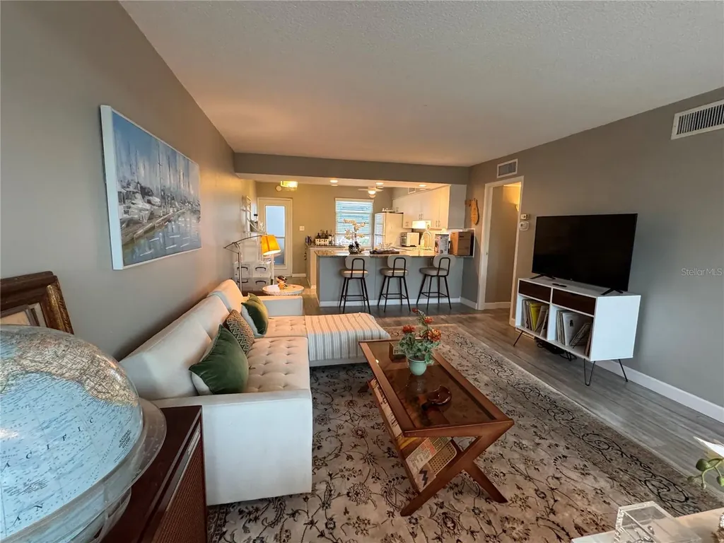 33 S Gulfstream Avenue Sarasota FL 34236