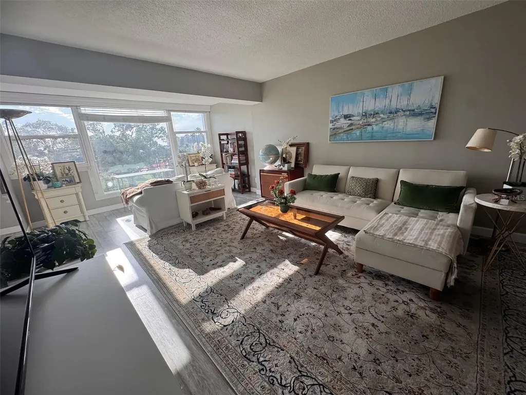33 S Gulfstream Avenue Sarasota FL 34236