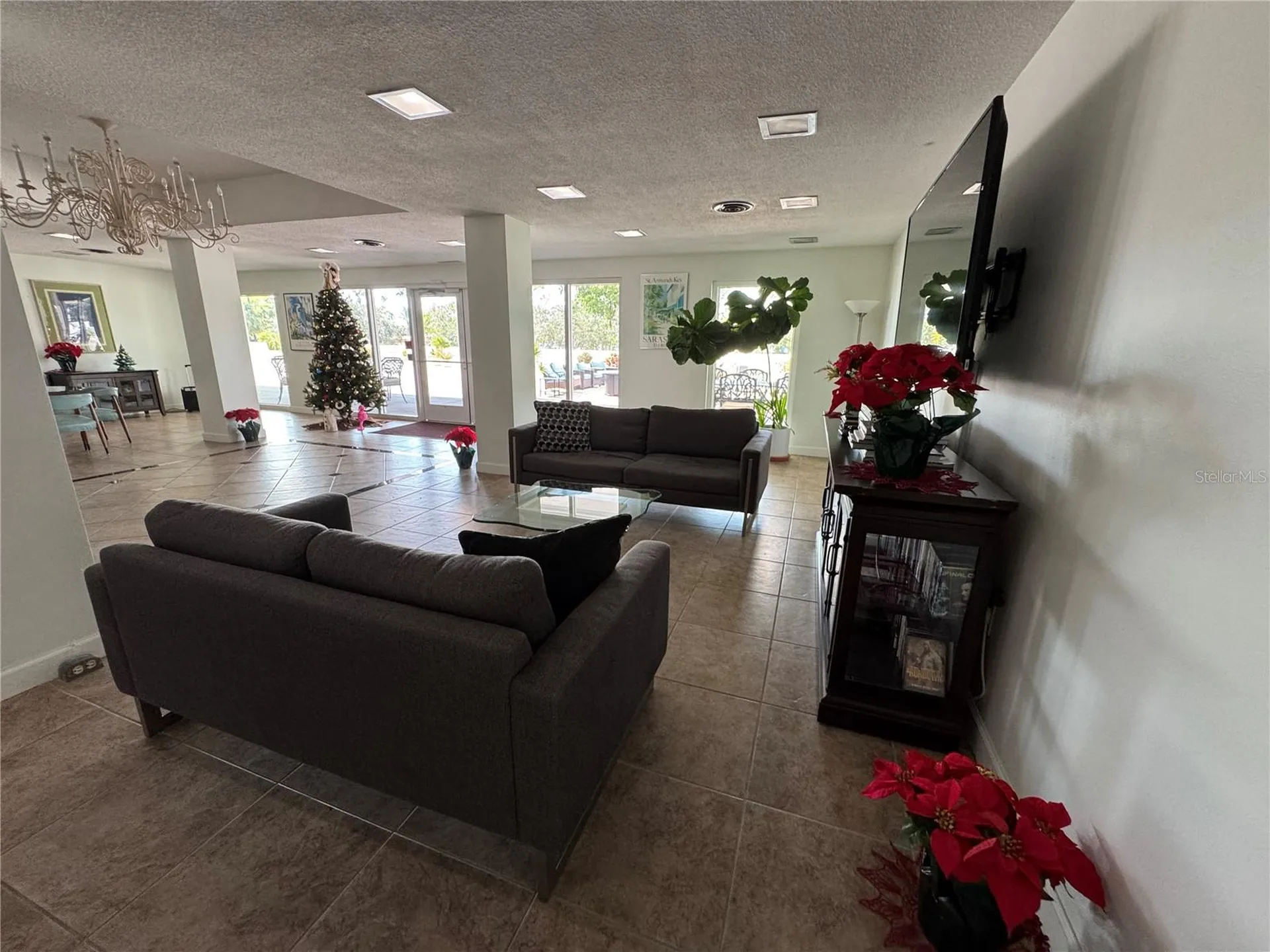 33 S Gulfstream Avenue Sarasota FL 34236