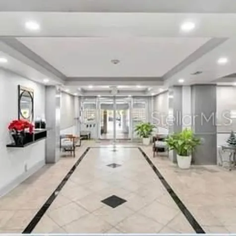 33 S Gulfstream Avenue Sarasota FL 34236