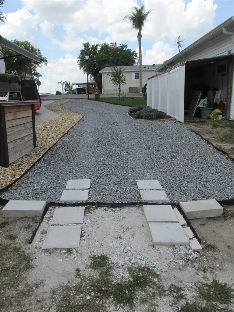 16 Saddlebag Trail S Lake Wales FL 33898