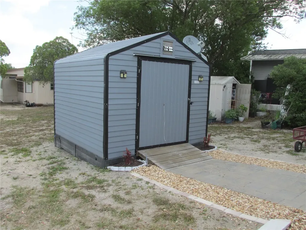 16 Saddlebag Trail S Lake Wales FL 33898