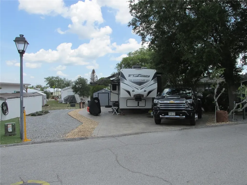 16 Saddlebag Trail S Lake Wales FL 33898