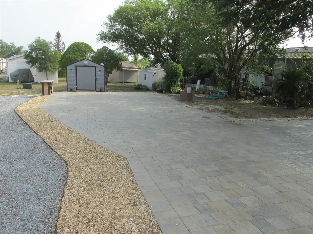 16 Saddlebag Trail S Lake Wales FL 33898