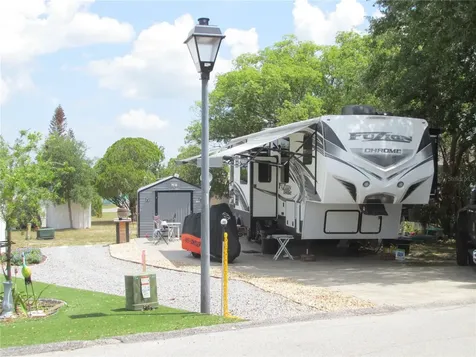 16 Saddlebag Trail S Lake Wales FL 33898
