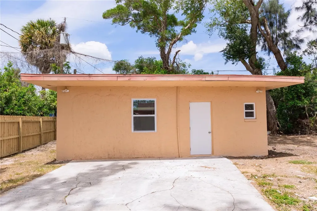 902 Marshall Street Clearwater FL 33755