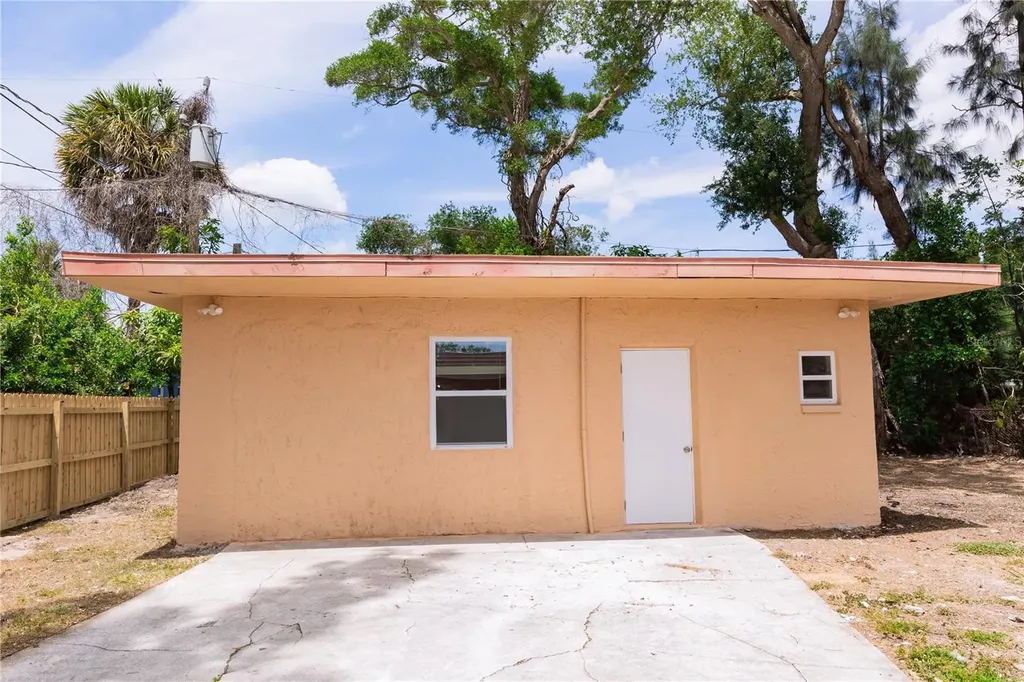 902 Marshall Street Clearwater FL 33755