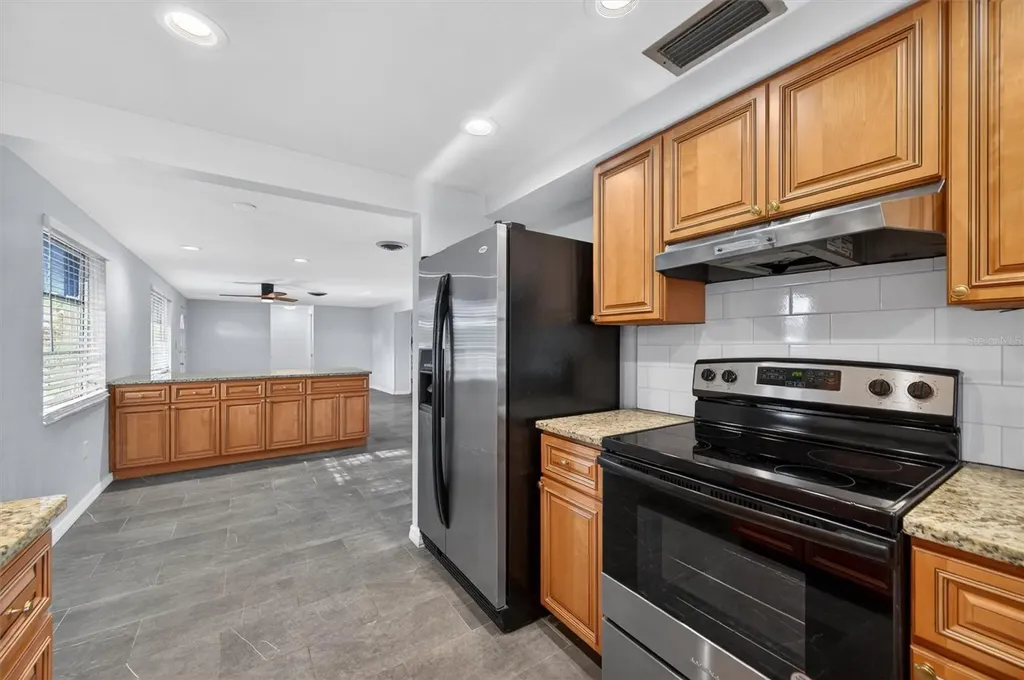 7464 Cass Circle Sarasota FL 34231